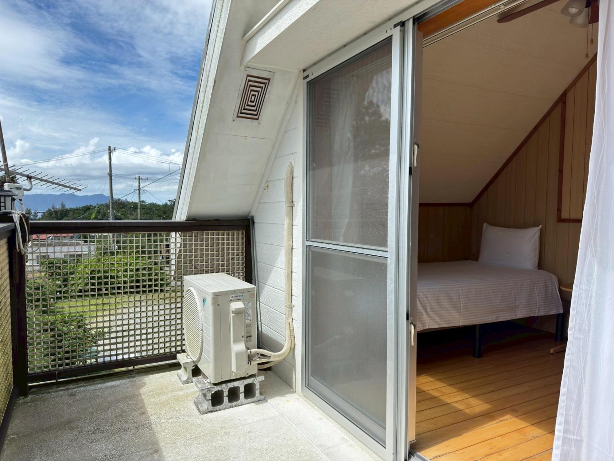 Cottage Blue Onna Luaran gambar