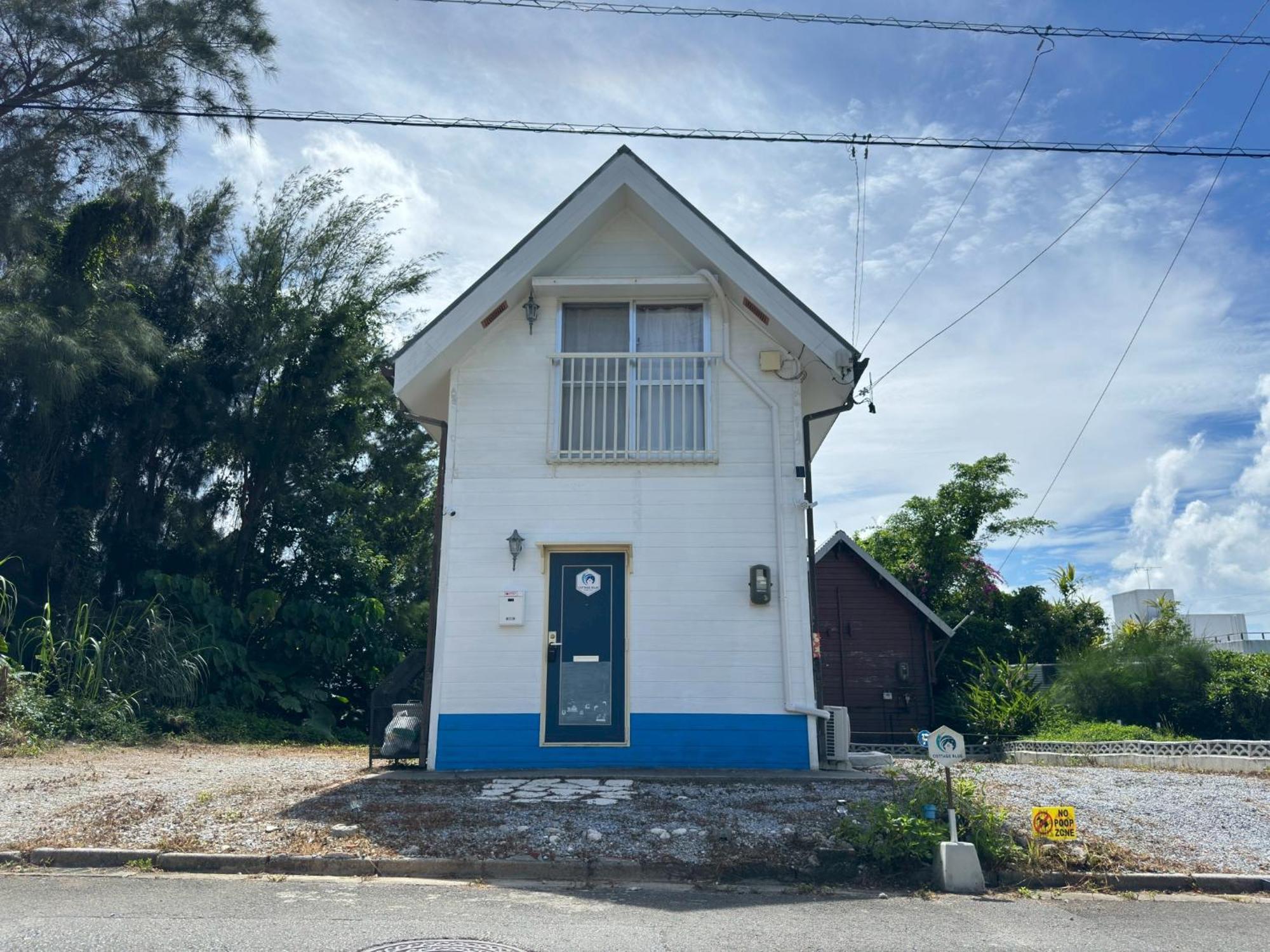 Cottage Blue Onna Luaran gambar