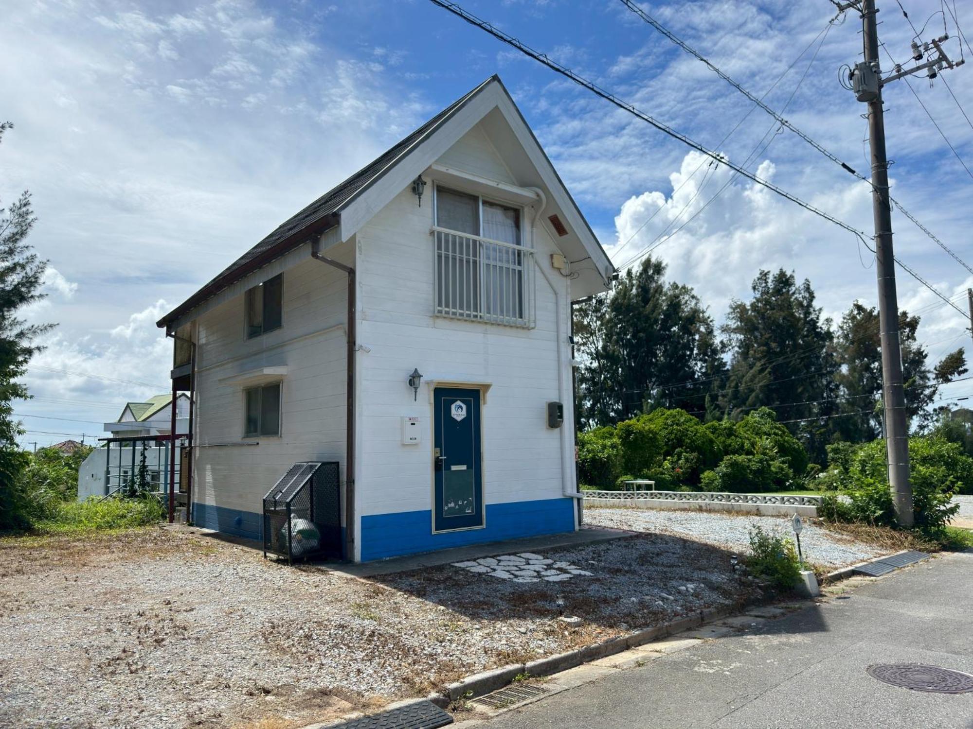 Cottage Blue Onna Luaran gambar